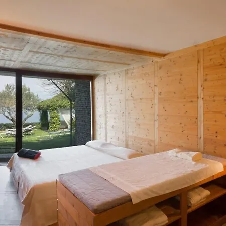 Classic, Elegant Private Opposite