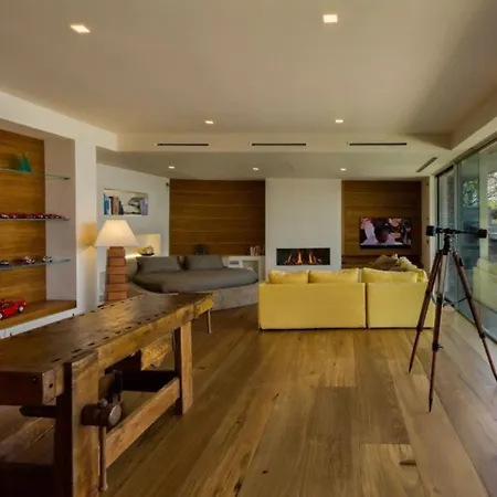 Villa Classic, Elegant Private Opposite Ispra