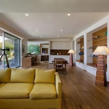 Villa Classic, Elegant Private Opposite