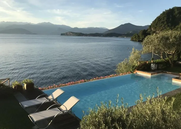 Classic, Elegant Private Opposite 빌라 *