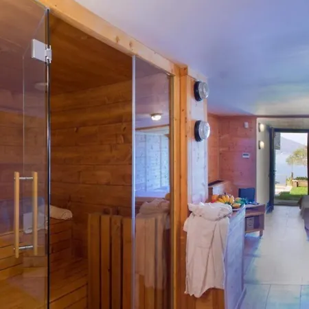 Villa Classic, Elegant Private Opposite Ispra