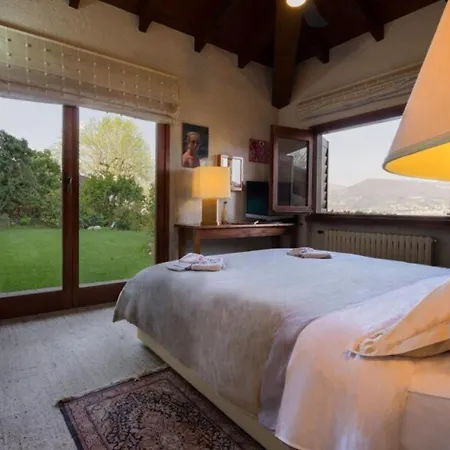 Classic, Elegant Private Opposite Villa Ispra