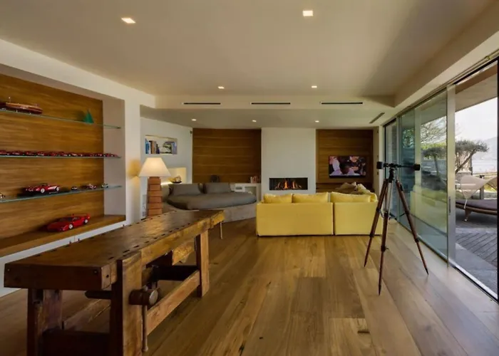 Willa Classic, Elegant Private Opposite Ispra